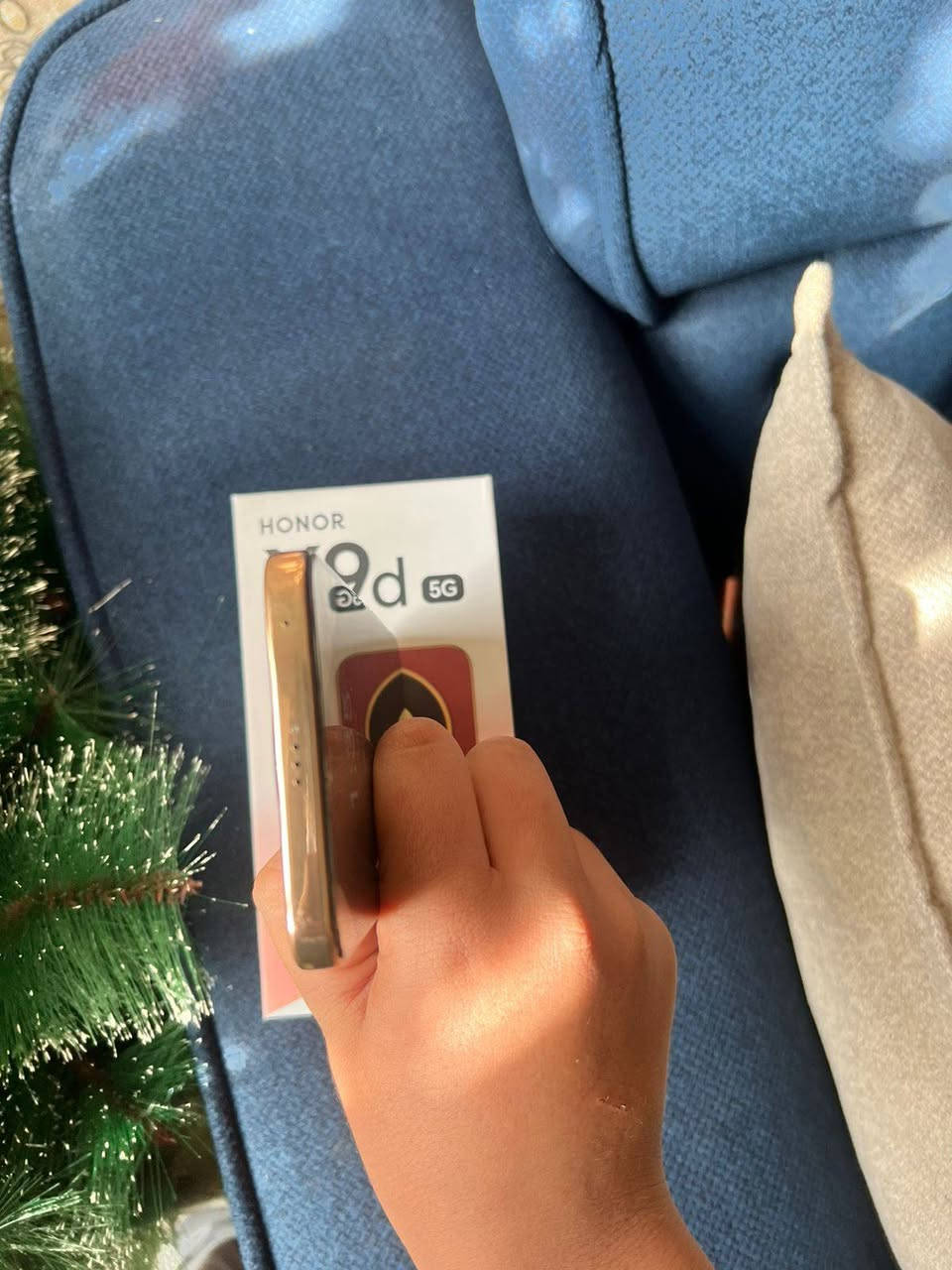 السلام عليكم من رخصه الادمن
جهاز honor x9d
ذاكره
 265gb
عشوائيه 12+12
بطاريه 83000mAh
كامره الاماميه 108
المعالج Snapdragon6 gen 4
جهاز استعمال اسبوعين فقط
كامل ملحقات من كارتون الجهاز الاصلي والكفر الاصلي وشاحن اصلي وكيبل الاصلي 
سعر الجهاز 380 وقابل للتفاوض 
العنوان بغداد الشعب حي البساتين


**إذا كنت صاحب هذا الإعلان وتريد حذفه لأي سبب، رجاءا أرسل رسالة إلى الدعم الفني**