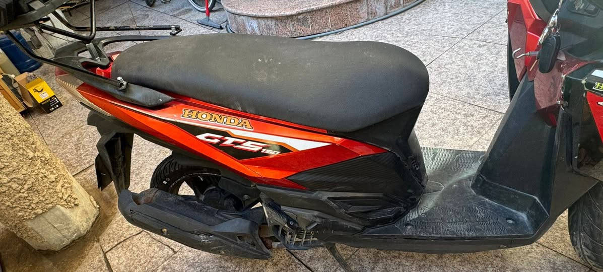 السلام عليكم دراجة هونداي جي تي اس الصنع هندي رقم بغداد هزة ورقم جديد وسنوية انكليزي بسمي السعر( 2100 مليونين ومئة )وبيها مجال دراجة جاهزة مجهزة مكاني الكاظمية أو الشورجة ***********
