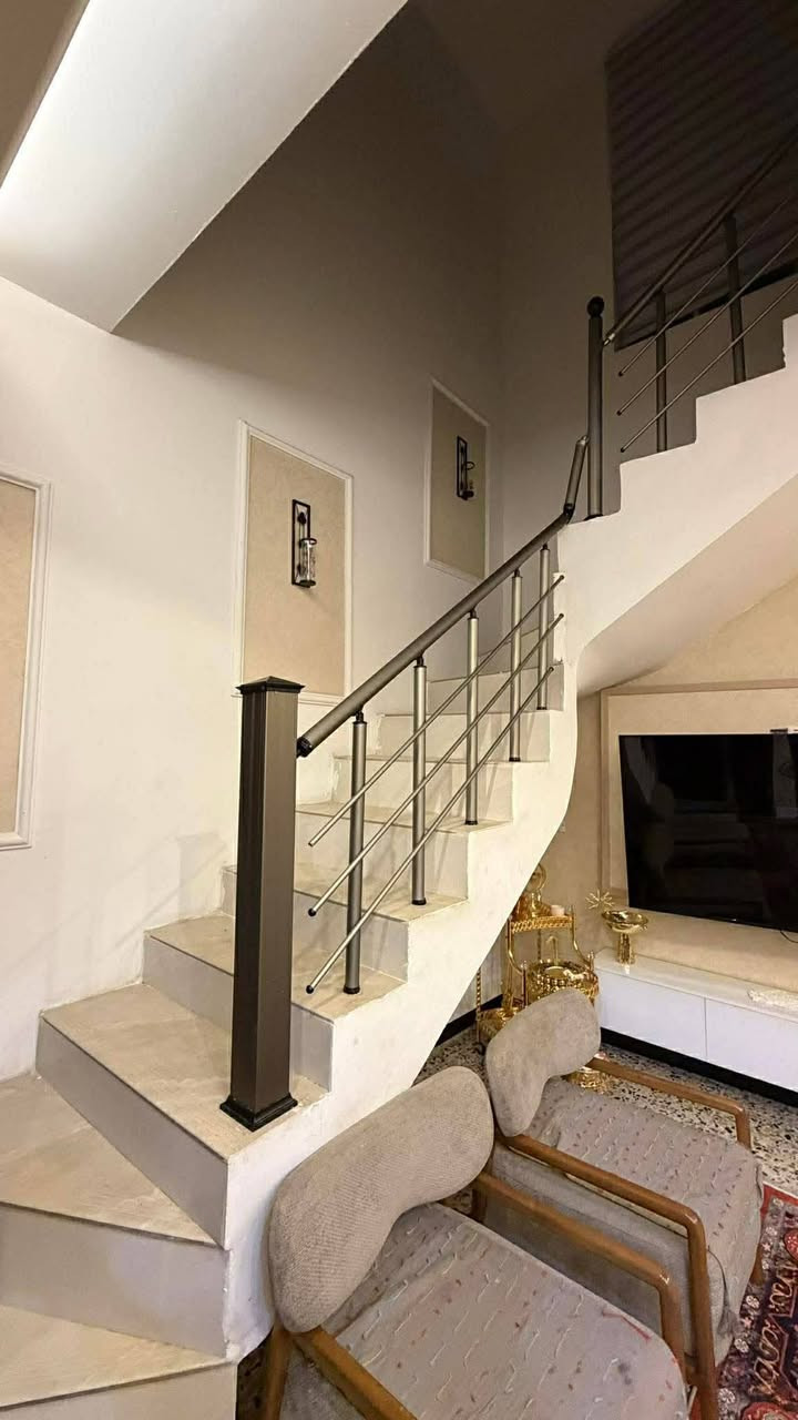 🏠دار للبيـــــــــع
مقـــــابيـــــل المـــــدهـــــش قـــــرب بــــانزيــــن خــــانـــة بتــــة..قـــــريــــب شـــــارع بغــــداد
ـــــــــــــــــــــــــــــــــــــــــــــ
المساحــــــة // 100 م #طابــو #زراعـــــي #سنــــد25
الواجهـــــــــة // 5م
النــــــــــــــزال // 20م
#الشـــــــــارع // 10 م تبليـــــط 
ـــــــــــــــــــــــــــــــــــــــــــــ
🧱🏗️ البنــــــــاء
غرفــــــــــة وصالــــــــــة وهـــــــــــول ومطبــــــــخ ومجـمــــــــع صحيـــــــــات وطـــــارمـــــة..
ـــــــــــــــــــــــــــــــــــــــــــــ
🧱🏗️

ـــــــــــــــــــــــــــــــــــــــــــــ💲
للأستفســـــــار عــــــن السعــــــــر يرجـــــــىٰ الأتصـــــــال
ـــــــــــــــــــــــــــــــــــــــــــــ💲
مكتـــــب
  🌛🌐الخــــارطــــة العقـــــاريــــة🌐🌜
الكائـــــــــن
   فـــي ⇩ حـي_الطيـاره_شـارع_25_الـرئيســي_قــرب
_المــــدرس_حسيـــن_طيــــاره
0️⃣7️⃣8️⃣2️⃣5️⃣2️⃣1️⃣2️⃣5️⃣6️⃣5️⃣📲
___________________________________
_____________________________________________
