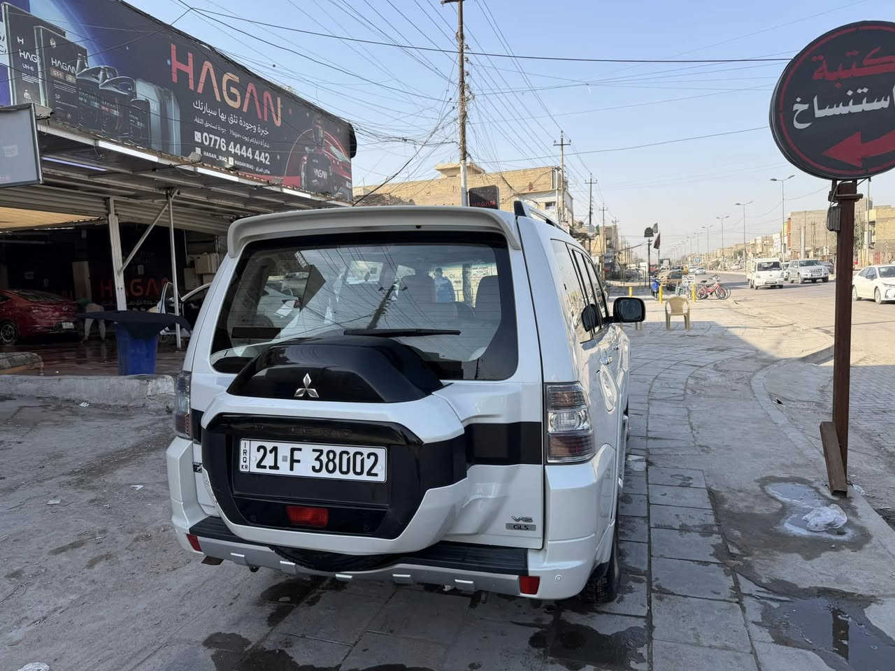 السلام عليكم باجيرو موديل ٢٠١٦ فول السياره حبتور كشنات جلد دمام فتحه سدر جديد تخم تاير لايت زنون شاد منضومه كفاله عامه السياره وعدك سونر على أيدي صاله ٧سنوات  السعر ٢٠٥ دفترين وخمسه رقم سليمانيه بسمي تريد تحويل تريد وكاله كيفك رقم تليفون ***********
