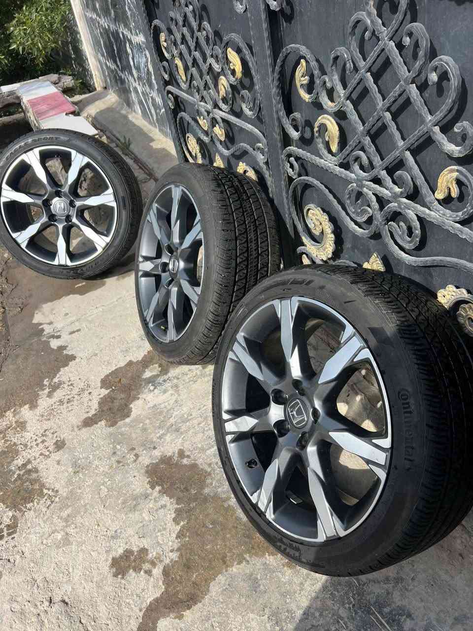 ويل كب عدد ٣ هوندا سيفيك موديل ٢٥ هايبرد تورنك سبورت حجم ١٨ للبيع اخو الجديد  مع التايرات العنوان بغداد زعفرانية الإتصال *********** شكرا لإدارة الموقع.
