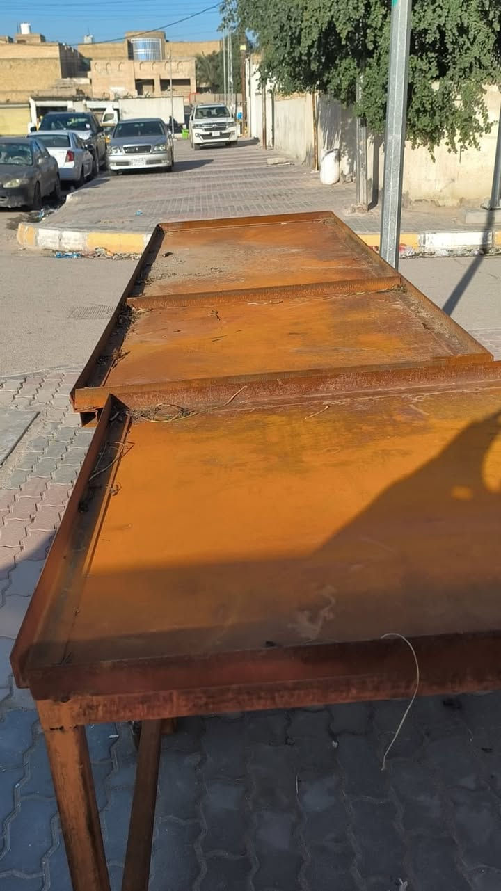 السلام عليكم
ميزز طوله  5 متر حديد والميز استخدم قليل والسعر 175 وبيه مجال الاتصال واتساب الرقم ***********
