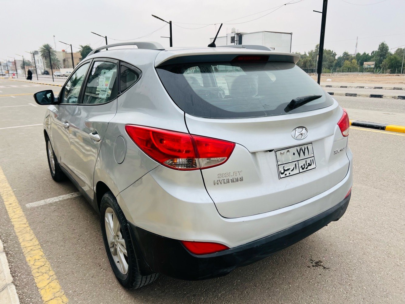 السلام عليكم 
حبايب عندي 
هونداي توسان 
موديل 2012 
وارد خليجي 
محرك : 2000 
رقم أربيل وكاله تحويل الي يعجبك 
مواصفات معروفه 
حبايب سياره بيه بنيد صبغ وبيه حالوب 
بدون داخل شرط 
سياره نضيفه بمعنى الكلمه 
جاهزه من جميع النواحي اسم نقص مابيه 
السعر ب 125 وبيه مجال 
رقم الاستفسار ***********