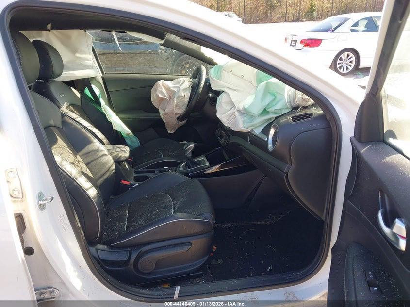 للبيع كيا فورتي
للبيع كيا فورتي 2024 فول السعر واصل عمان 83 ورقه 
للتواصل
 ***********
