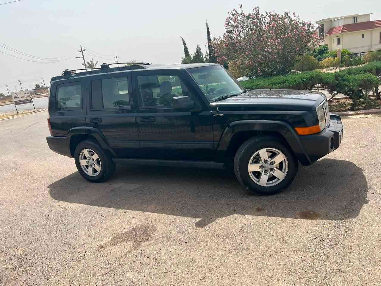 سلام عليكم اخوان
عندي سيارة جيب كوماندر ٢٠٠٧ للبيع 
المواصفات 
محرك جديد ٣٧٠٠ 
تبريد مركزي 
تحديد سرعة 
مانع انزلاق 
دبل اكسل 
سبعة راكب 
السيارة مصبوغ عام جمالية بدون حوادث والسيارة هزة جديد سنوية جديدة وسعر ٨٥
للاستفسار ***********
