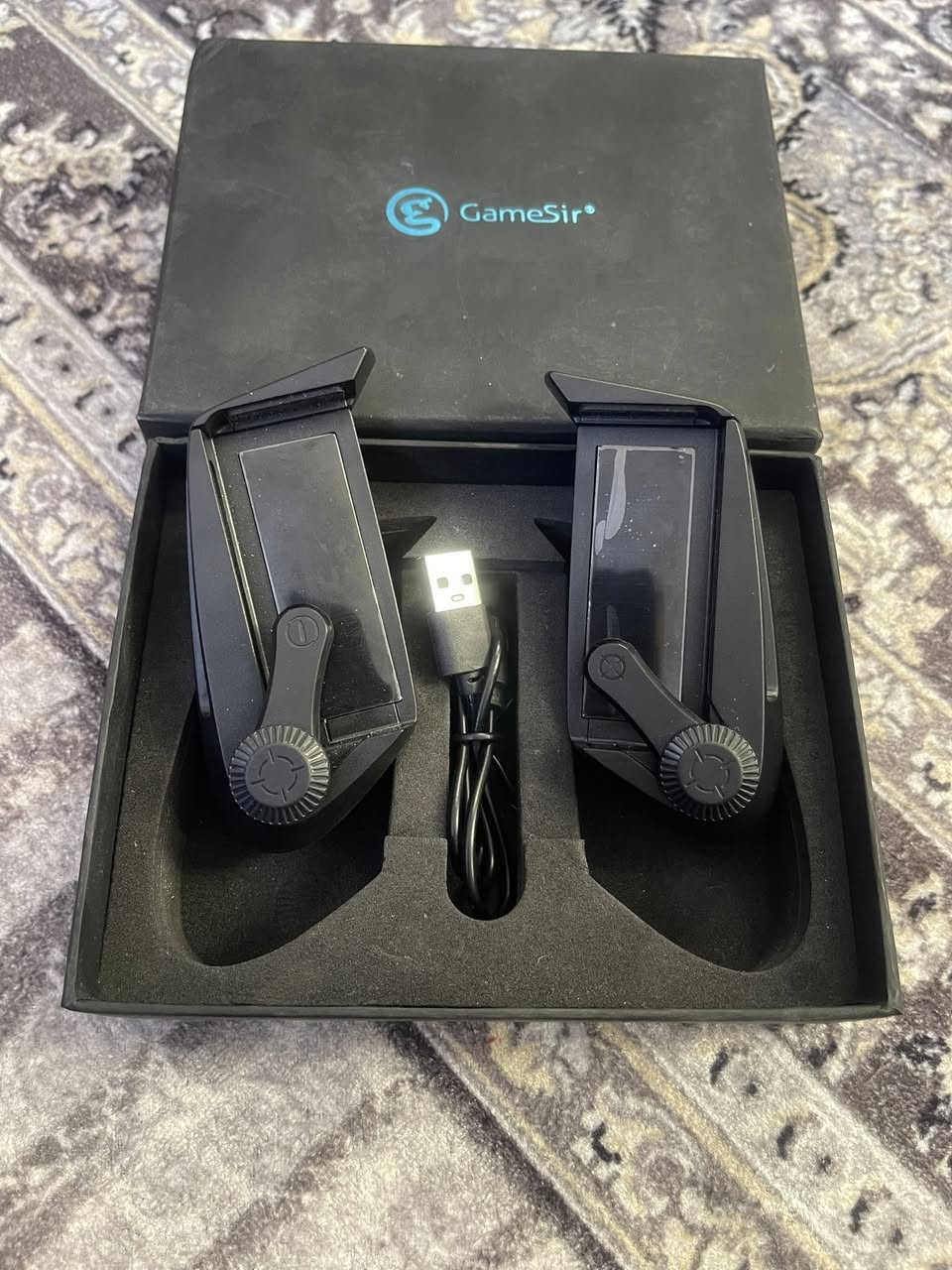 السلام عليكم ورحمة الله
جوزتك العاب ببجي  بلوتوث شحن جديد غير مستخدم  15الف


**إذا كنت صاحب هذا الإعلان وتريد حذفه لأي سبب، رجاءا أرسل رسالة إلى الدعم الفني**