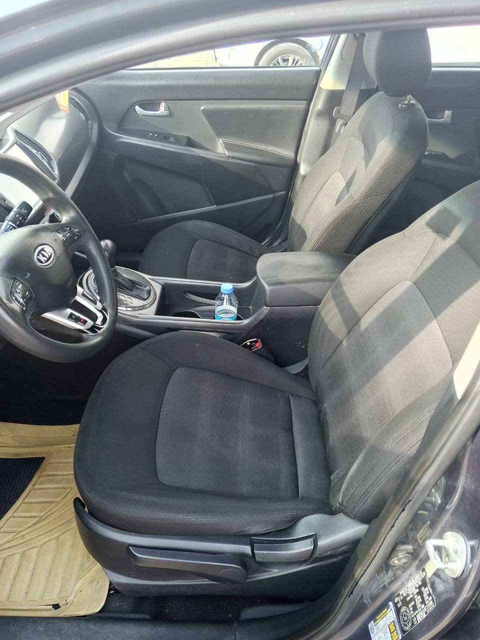 السلام عليكم كيا سبورتج للبيع 2012 ضرر بابين محرك 20 تبريد كير خير من الله رقم نينوى السيارة جاهزة وتحويل السعر 130 وبيها مجال للشراي رقم ***********
