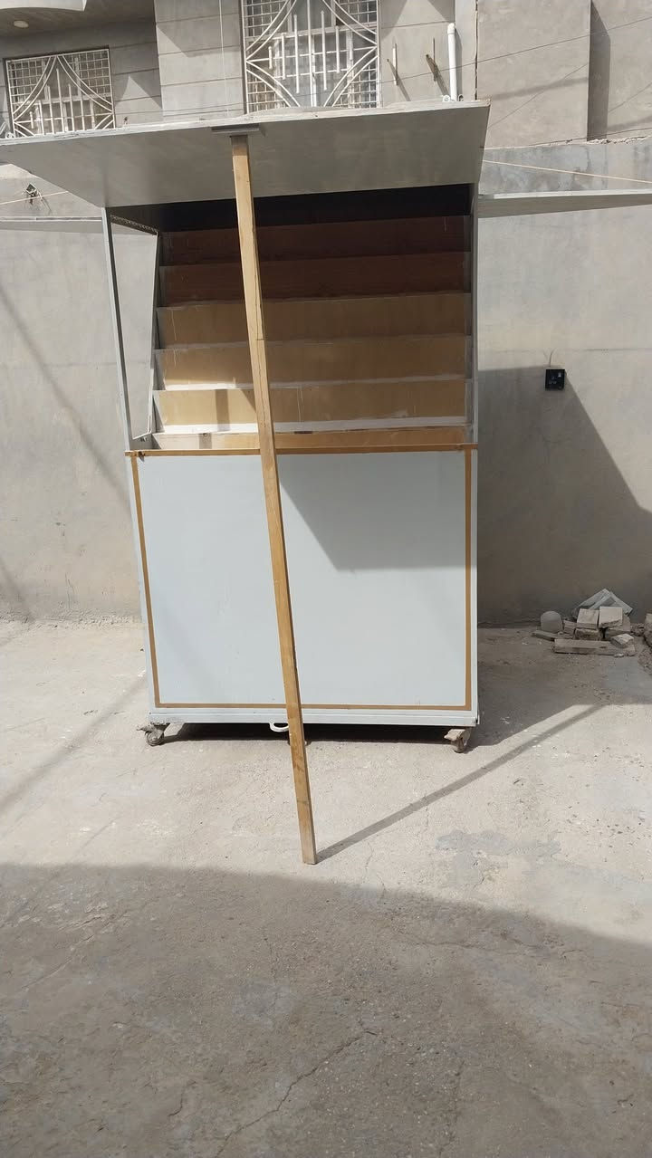السلام عليكم 
بسطيه عطور جديده شغل درجه اولى بلوك ماليزي بس السقف والظهر معاكس الباقي كله بلوك موضحه التفاصيل بلصور مصبوغه وجاهزه وقاعده حديد تايرات بيها 
مكاني طويريج سعر 425


**إذا كنت صاحب هذا الإعلان وتريد حذفه لأي سبب، رجاءا أرسل رسالة إلى الدعم الفني**