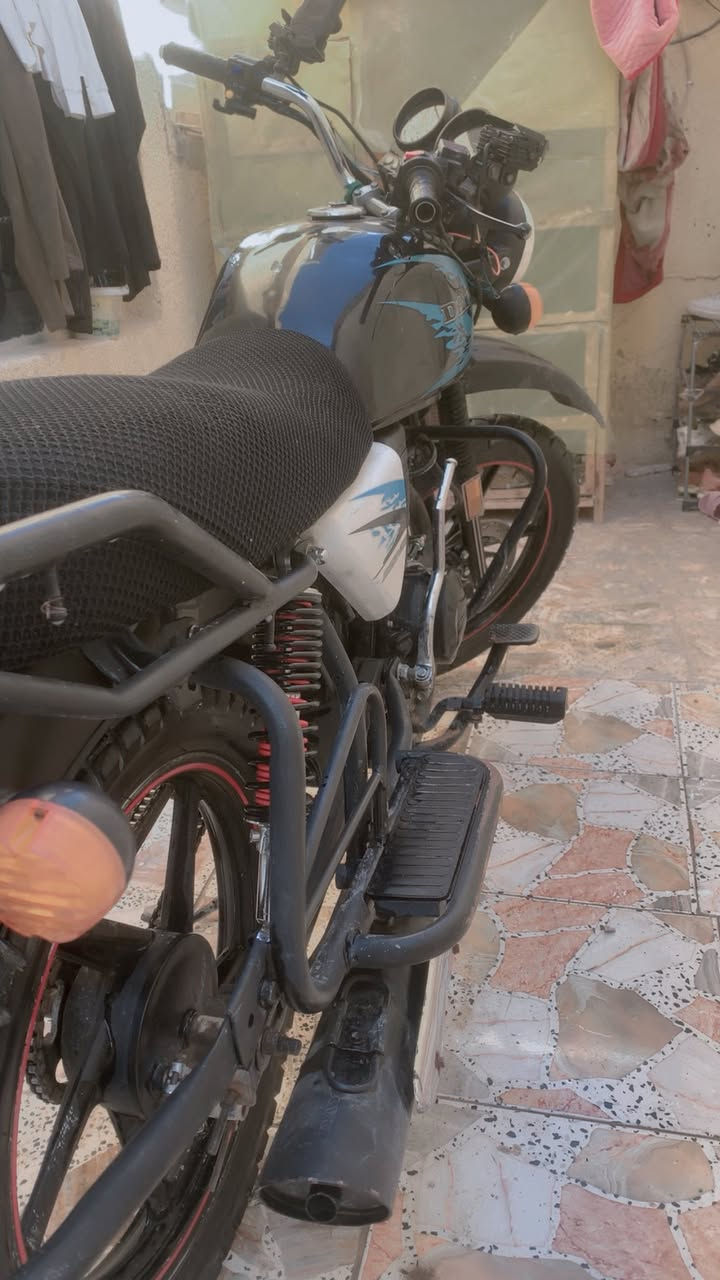 سلام عليكم دايوان موديل ٢٣ أوراق سحب (استنساخ)
نقوصات بسيطه واقية زنجيل وجاملغ امامي اليصير جوه  
شراي اتصل  
***********
