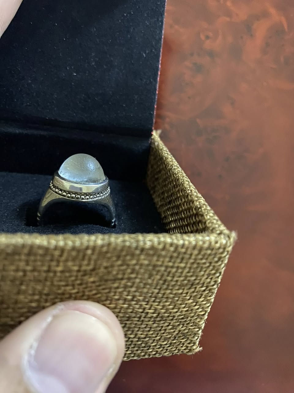 درة نجفية قديمة صياغة يدوية قياس خنصر للحجز على الخاص فقط .


**إذا كنت صاحب هذا الإعلان وتريد حذفه لأي سبب، رجاءا أرسل رسالة إلى الدعم الفني**