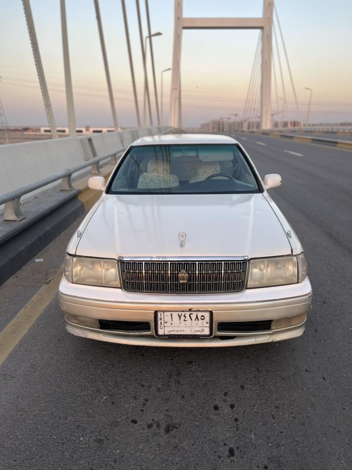 راس الثور فلات موديل 97للبيع كفاله من الكص بيها صبغ السياره  رقم بصرة شرط التحويل السياره جاهزه عده التبريد يحتاج ترتيب علما ان السياره نقل بدنه كامله السعر 63ومجال بسيط لشراي مكاني البصرة الشراي يتصل ***********
