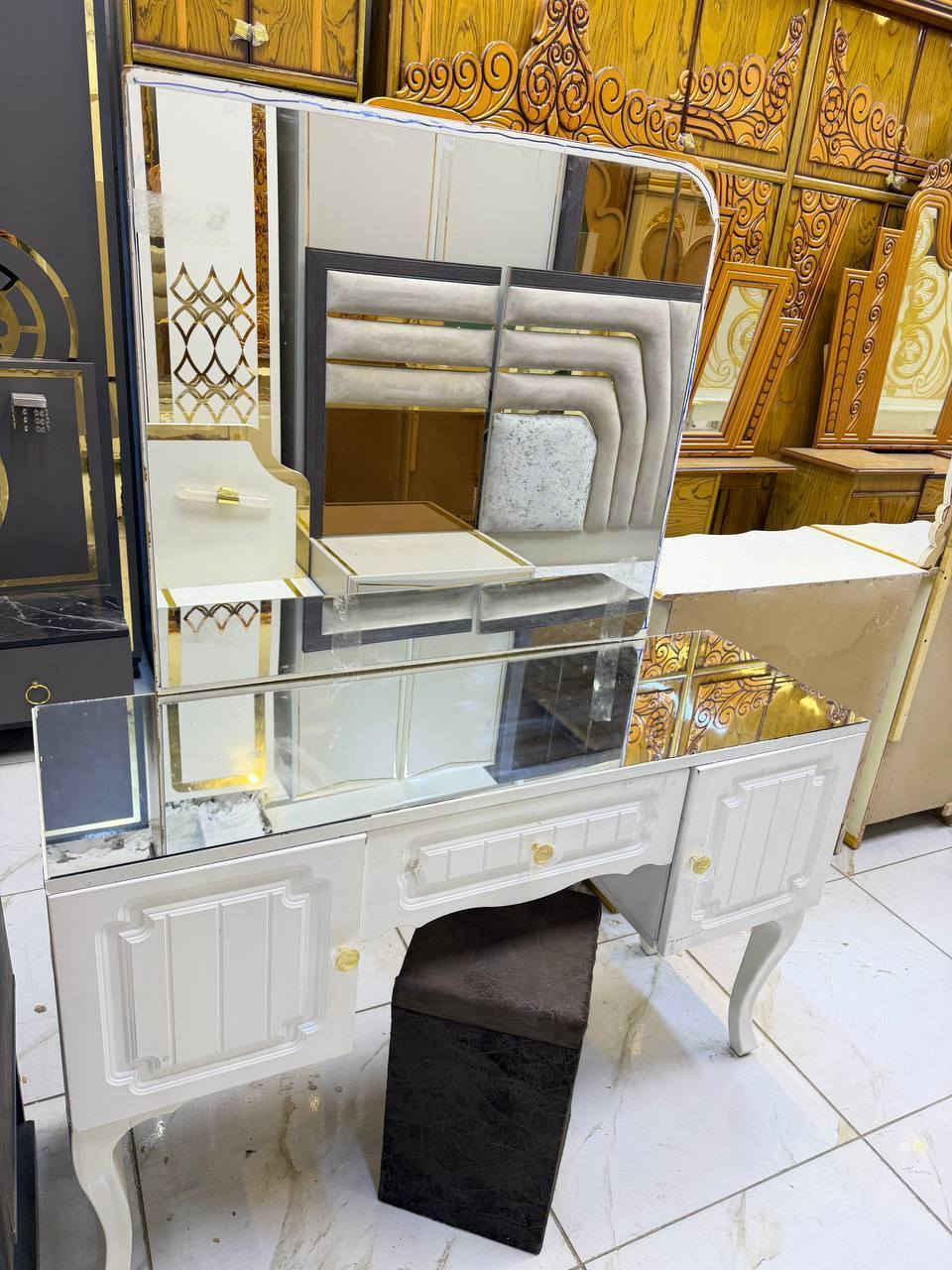 غرف نوم مستخدمه للبیع متوفر التوصیل مجاني مع الشد 8قطع800
للحجز وتواصل خاص
واتسآب ***********
