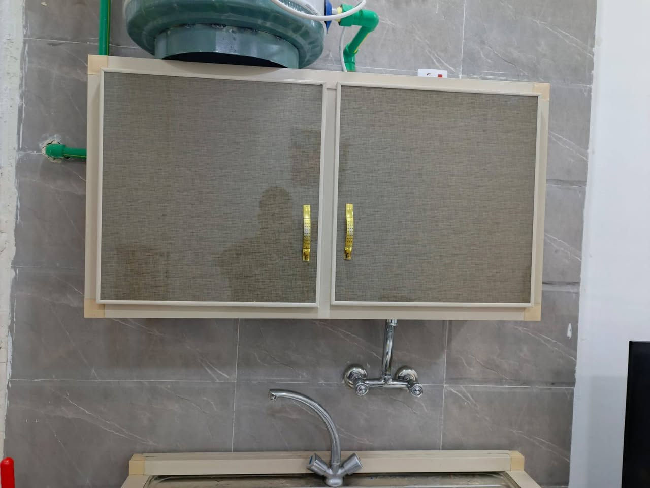 السلام عليكم اغراض بيت للبيع نظافه فول ***********بغداد مدينة الصدر
