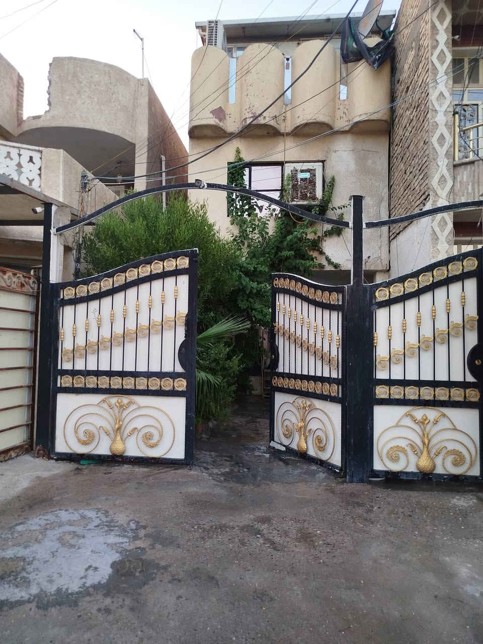 سلام عليكم ورحمة الله ..للبيع بيت مساحة 81..نزال 18 ...واجهة 4 ونص ..ثلاث طوابق ..مسلح ..سند مفروز..مقابلة شارع عريض ...يحتوي على استقبال ومطبخ بارد ومطبخ حار ...وغرفتين نوم بالطابق الثاني وغرفتين بالطابق الثالث ....
العنوان الشعب قرب جامع بدرية للاستفسار الرقم ***********
سلام عليكم ورحمة الله ..للبيع بيت مساحة 81..نزال 18 ...واجهة 4 ونص ..ثلاث طوابق ..مسلح ..سند مفروز..مقابلة شارع عريض ...يحتوي على استقبال ومطبخ بارد ومطبخ حار ...وغرفتين نوم بالطابق الثاني وغرفتين بالطابق الثالث ....
