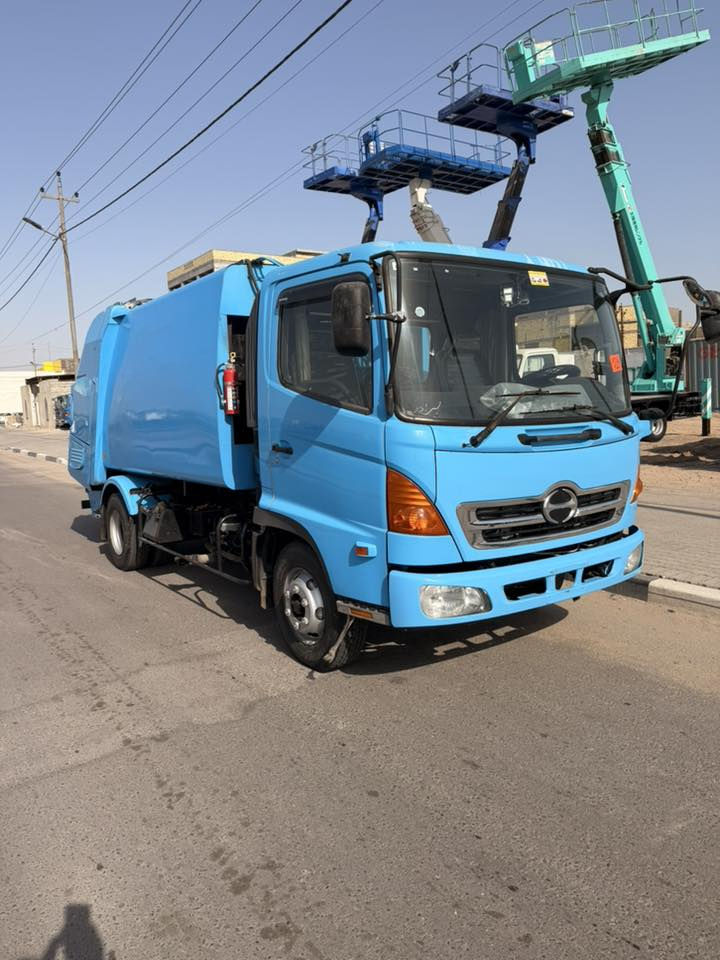 كابسه شيطان٨ ونص  فول عادي مكينه بم ونوزل لون مميز دخول جديد سياره بعدهي بحالة الوكاله معرض رضا العبادي ***********
