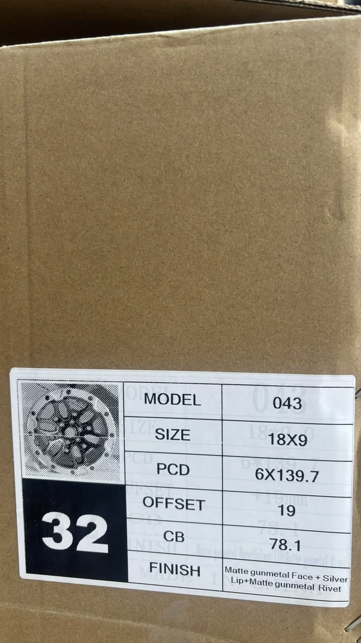 السلام عليكم من رخصه الادمن
تخم ويل رام TRX جديد بالكارتون قياس 18x9 
📍العنوان بغداد : نفق الشرطه شارع الكنيسه راو موتورز 
السعر 700$ 
واتساب او اتصال 
***********
