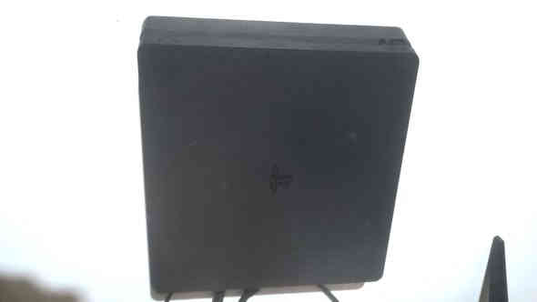 السلام عليكم بلاي 4 نظافه 95% ما مفتوح وياه اربع اغراض وبي فورتنايت وحسابين ويا يده واحده هوايه شاحنه وسماعه وكرتونه اوكي براحتك كامله باكاني بصره ابو الخصيب نهر خوز للاستفسار*********** بي واتساب سعره 250 وبي مجال
