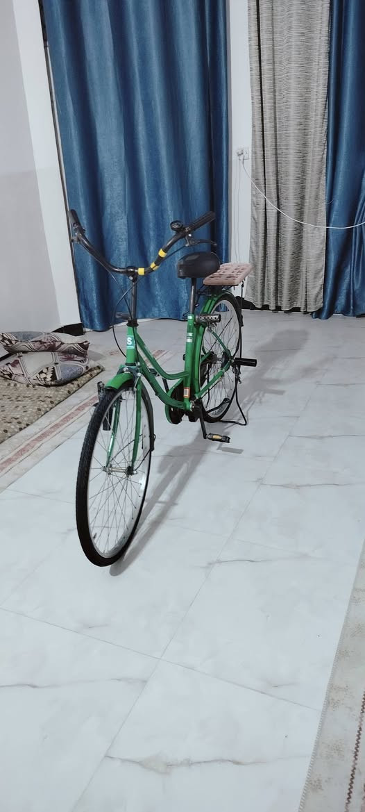 سلام عليكم...
للبيع شركه سانتوس
نضافه واحد على واحد
لون اخضر 💚
السعر 120 وبي مجال حك الجيه
موقع تحرير الحولي
*********** بي واتساب
