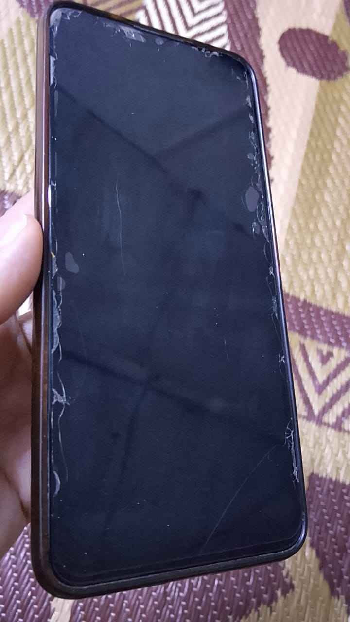عندي تلفون اندرويد  اريد ابيعه نظيف كلشي مابي ولا داخل تصليح شاشته مابيها شي هاي الفطور باللزكه اريده  ب90 ذاكرته 64 يحمل كلشي مكاني المعقل وعندي توصيل البصرة, العراق


**إذا كنت صاحب هذا الإعلان وتريد حذفه لأي سبب، رجاءا أرسل رسالة إلى الدعم الفني**