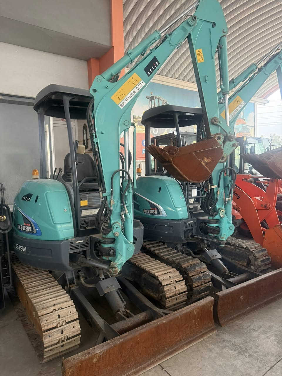 حفارة SK30SR فول موصفات بمً ونوزل محرك يانمر 84 موديل2011

***********

***********
