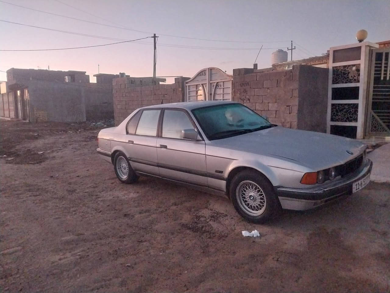 السلام عليكم
BMW
حجم ٧٣٠ 
V8 
موديل ٩٢ 
رقم بغداد مميز 
تحويل شرط 
سلايت 
دبل جام 
سويج عدد ٢ 
غرفته عوزها فقط مقاعد امامي وخلفي حالين بيه تلبيسه 
صدر خلفي امامي كلها نافضه نفض 
السعر ٦٢ 
عنواني واسط كوت 
الاتصال ***********
