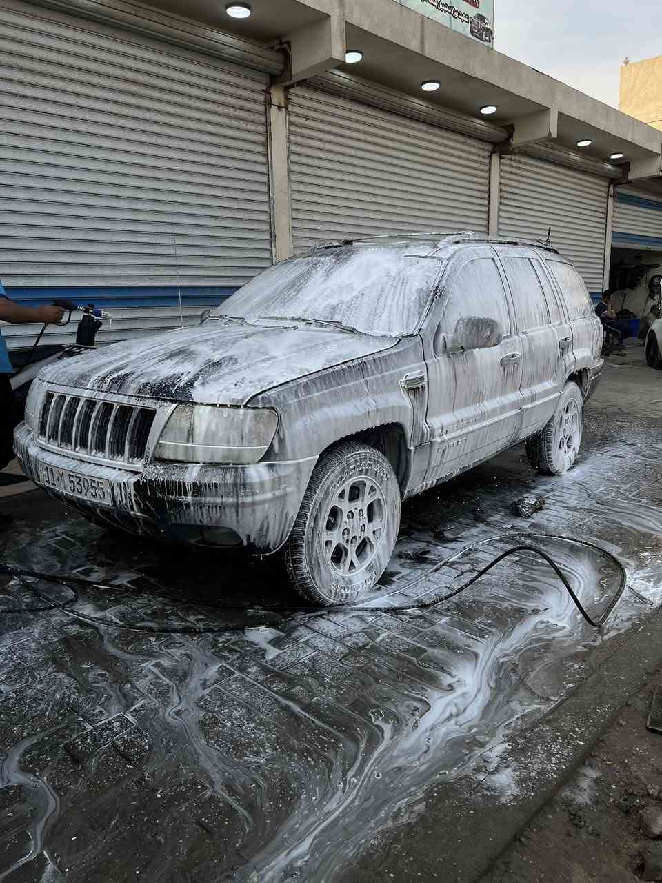 جيب كراند شيروكي مديل 2000 مشروح وطني سياره بسمي سنويه بسمي كير محرك تبريد كهربائيات حماوه  كله واحد على واحد  مشيها حلو وسحبها مرتب  بيها  نواقص    خفيفه وبسيطه  تجي وافهمك او خابرلي  عنواني بل بصره القبله سعره 75ورقه. ومجالها بسيط  ***********
على فكره  بل واقع احله
