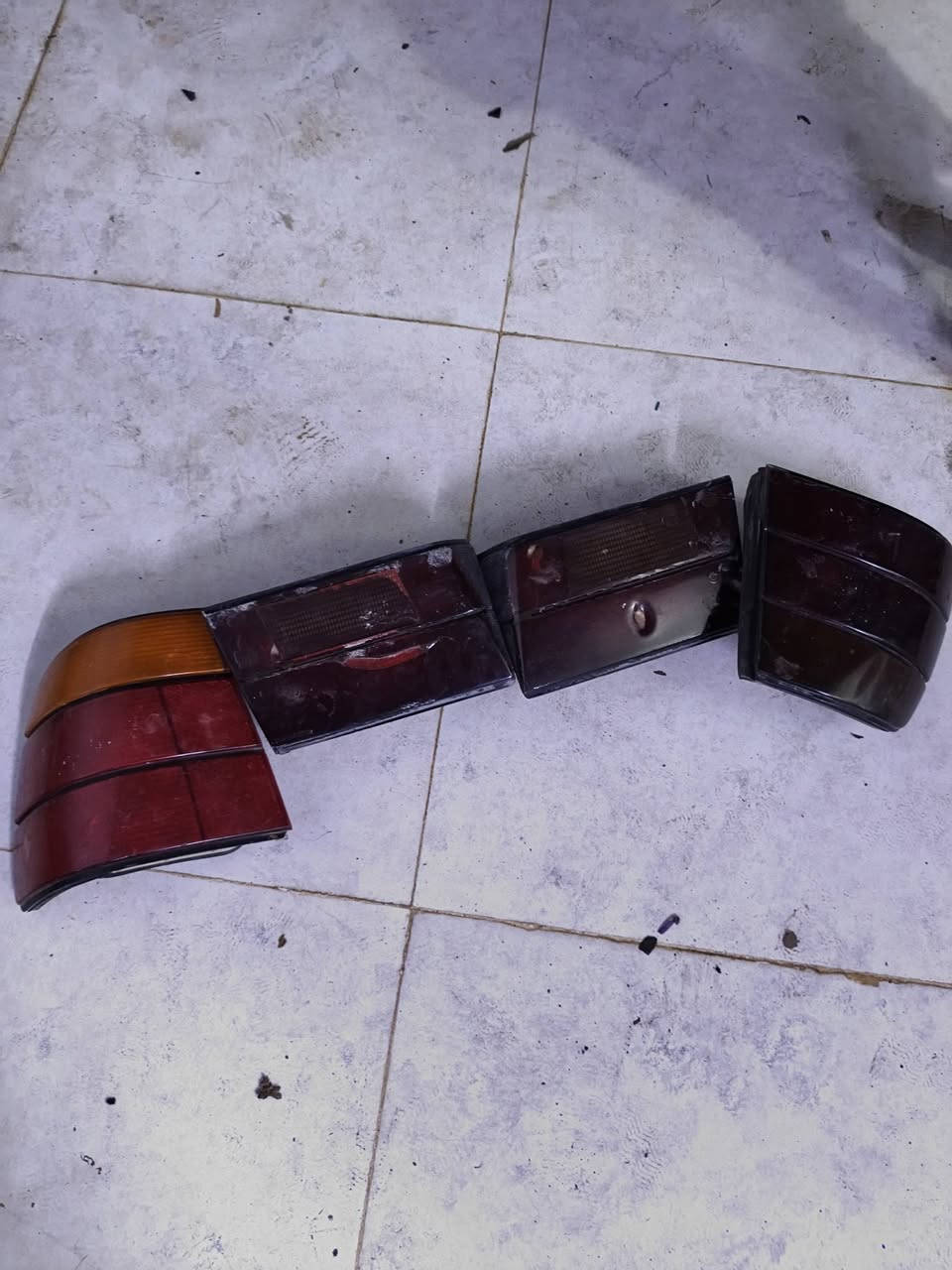 لايتات وبك لايتات بي إم 525 
سعر  75 ألف العنوان موصل ***********
