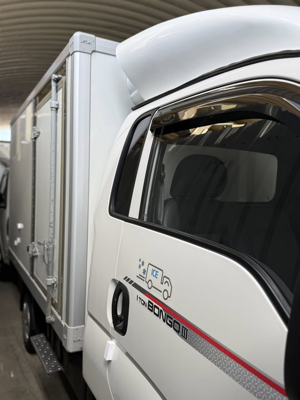 السلام عليكم كيا براد مسكر ( 2022 )
( رقم بغداد الدولي / سياره جديدة ) 
(حلقتين / كير / اوتماتيك / تجميد/🥶)
(فول مواصفات/ سياره بدون نواقص)
  العنوان بغداد الاستفسار 
***********
