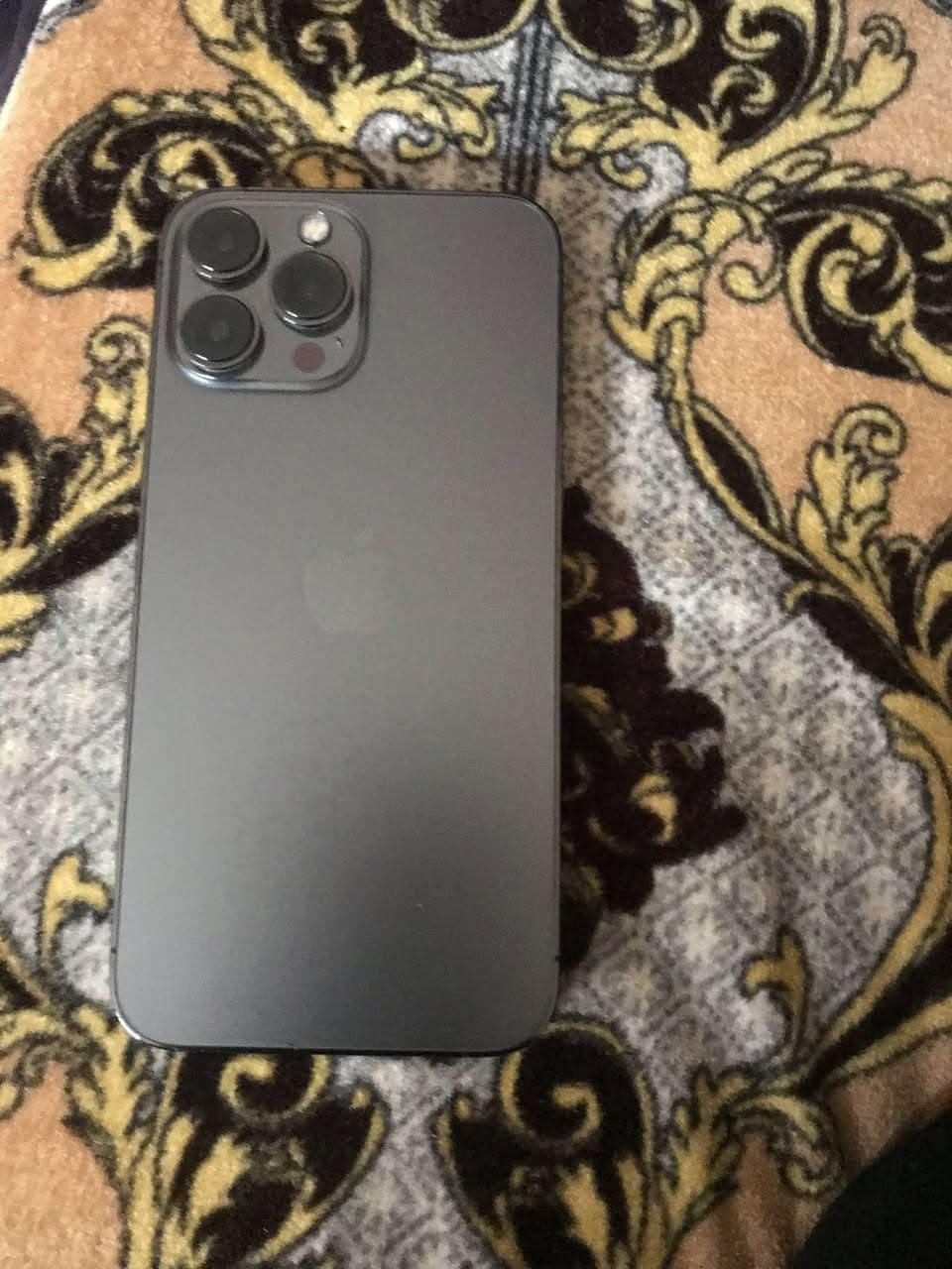 السلام عليكم ايفون ١٣برو ماكس  ما مفتوح بطاريه ٩٣ ذاكره ٢٥٦ رايده ب٧٨٠ وبيه مجال حيل نضيف ***********
