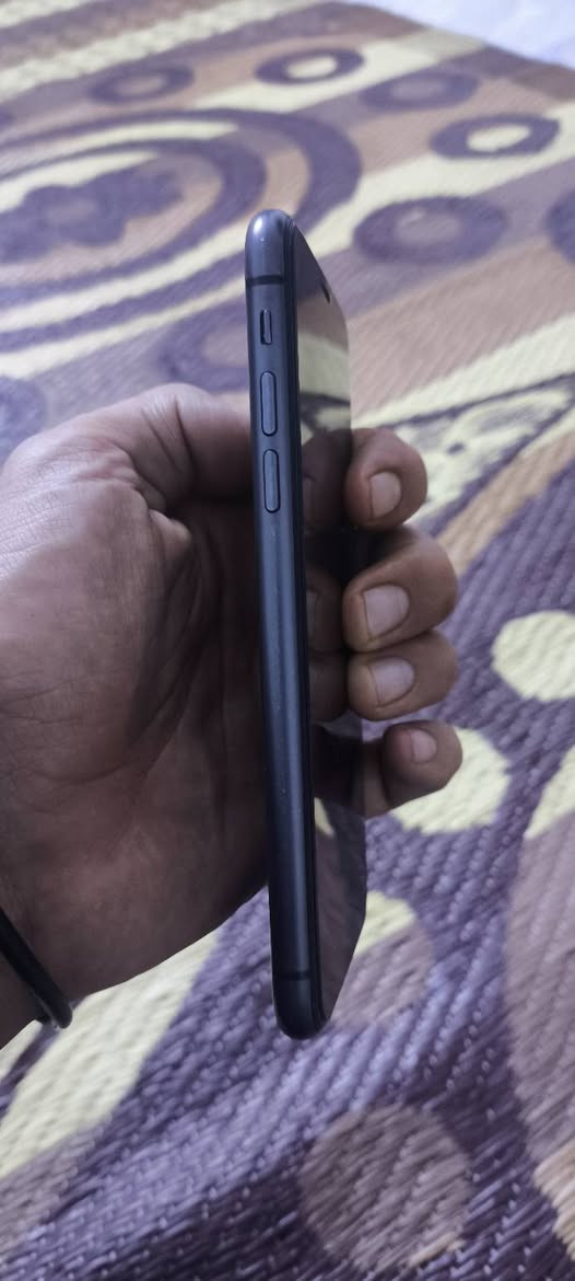 ذاكره 128
النموذج M 
شرق اوسط 
بطاريه 77 الاصلية فقط 
مبدل شاشة اصلي كبس 3 خيارات فقط الجهاز كلشي نضيف واضح بالصوره السعر 220 وبي مجال بسيط عنوان بغداد حي اور ***********
