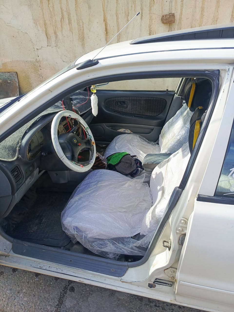 السلام عليكم براتون 2002 كير عادي تبريد تدفئ مكينه كير بلشرط  سنتر لوك كهربائيات كله تمام السياره بلاديه بدون صبغ عدى الجملغ الخلفي بيه ظربه خفيفه رقم بغداد دولي السنويه ل28 السعر 48مكانها تكريت للاستفسار ***********
