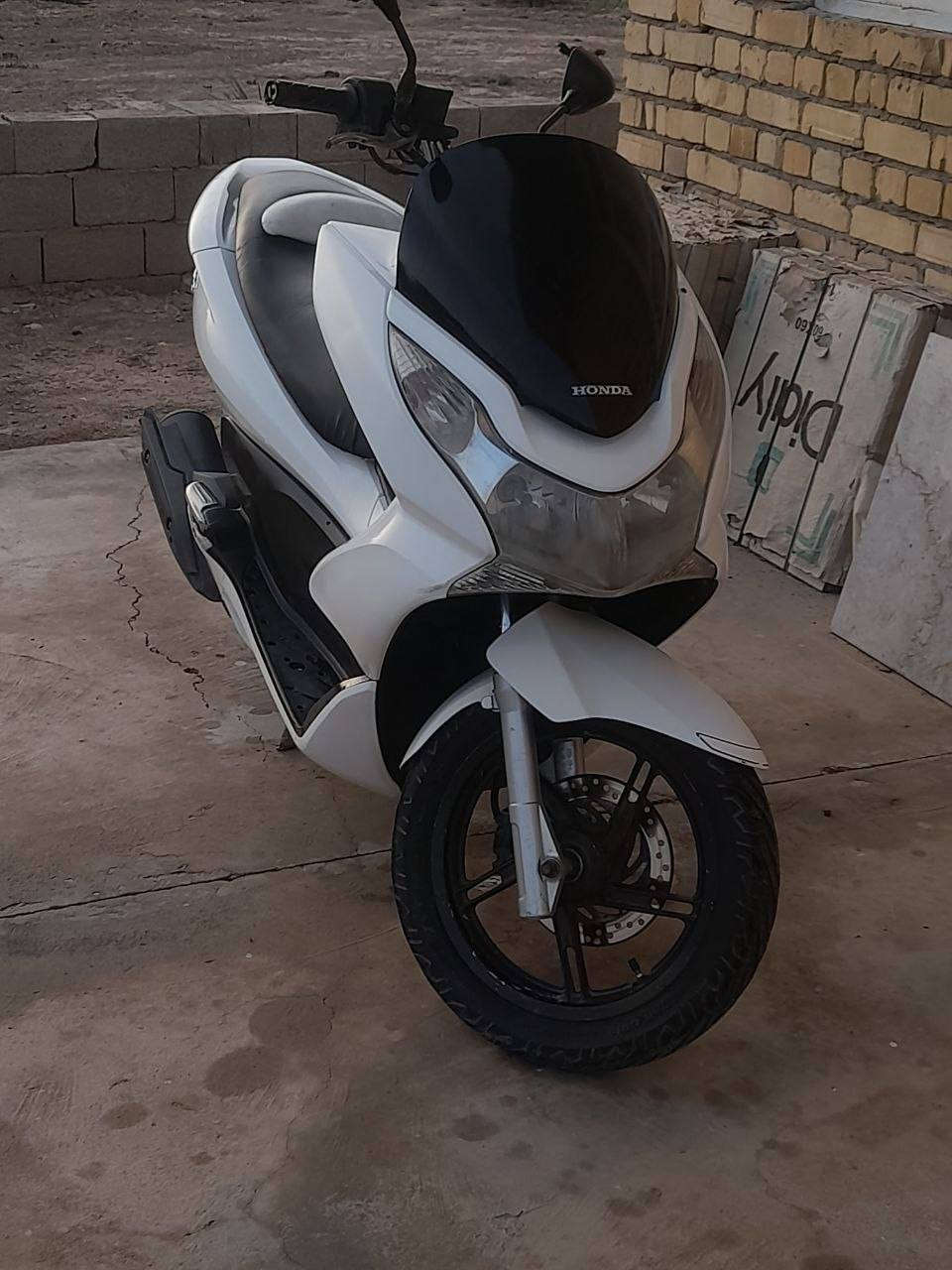 السلام عليكم  
بي سي اكس  للبيع 
الجيل الأول 
*********** اتصل
