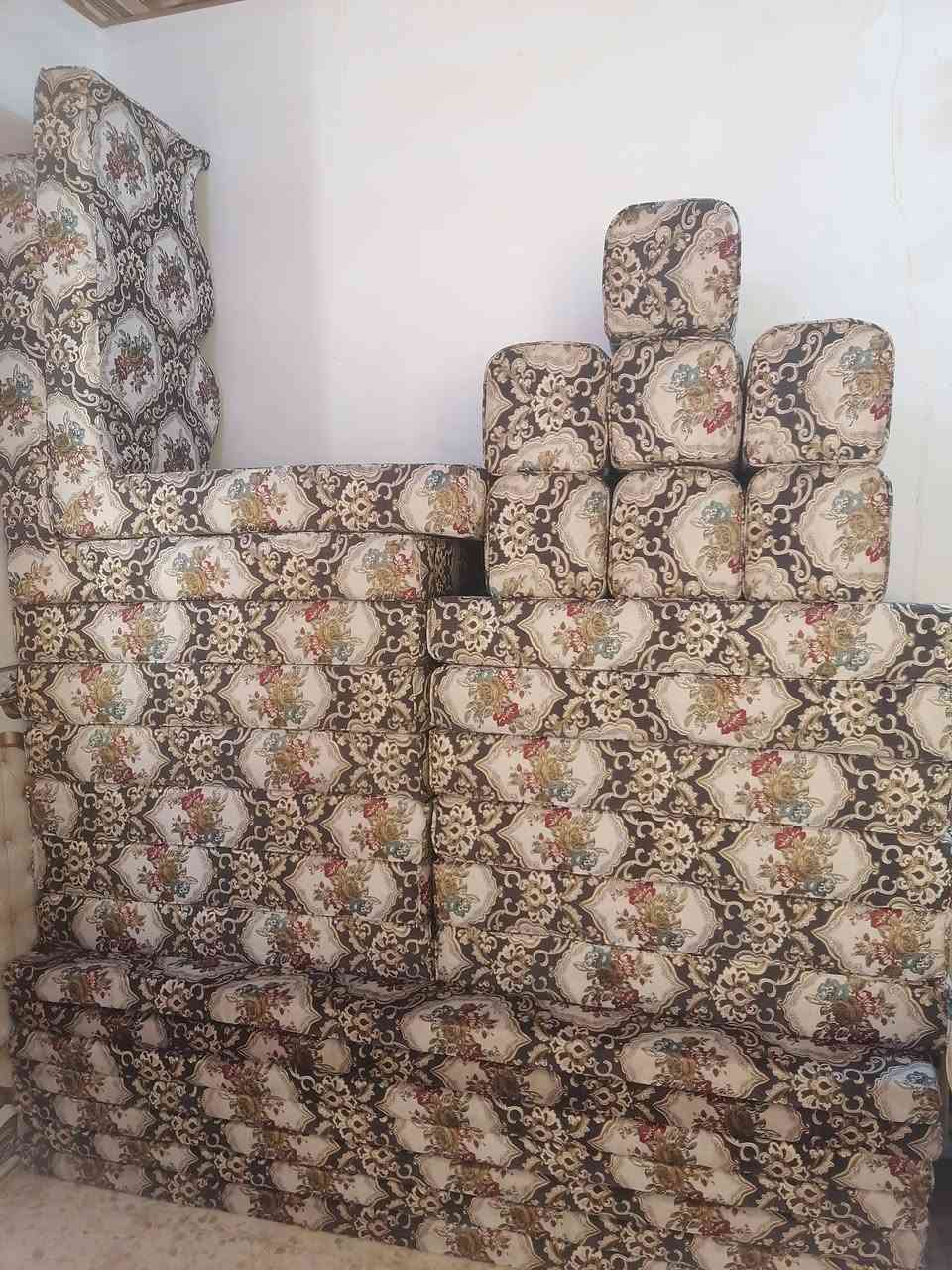 جلسه كويتي 14 متر.. 7 دوشك.. اسفنج حبيبات مضغوط.. دوشك عالي 7 سم الارتفاع... ***********... واتس
