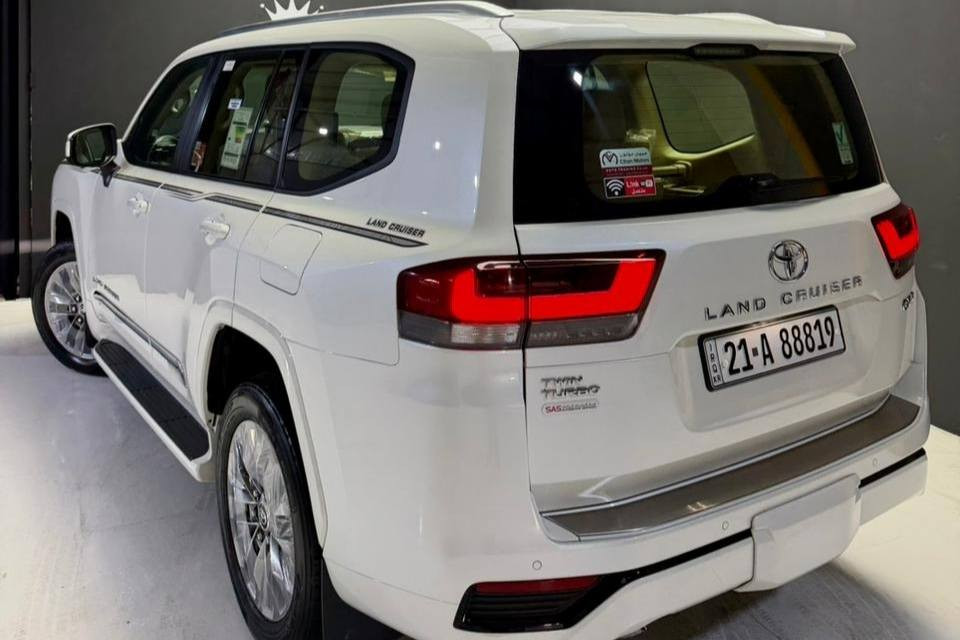 تويوتا لاندكروزر 2023 مواصفات GXR Plus – توين توربو، قير عادي
وارد شركة جيهان
ماشية فقط 31 ألف كم
كامل PPF
الضمان: 3 سنوات أو 100 ألف كم من الشركة
السنوية والبيئة والمحرك جديدة
ضربة لضربة بشرط، لا توجد أي فتحات أو صدمات
مواصفات داخلية وخارجية:
مقاعد جلد أمامية وخلفية
تبريد وتسخين المقاعد
شاشة سيستيم
صندوق كهرباء، أوتو هولد، بنش، كاميرا
دعسات، ثلاجة مركزية، سلاجة
5 أوضاع بريك مع بصمة لمقاعد الخلف
مواصفات كهرباء كاملة وقوية جداً

🟦 السعر  _ الطلب في التعليقات سيأتي إليك مباشرة 
                  فقط على الصفحة مو على كروب

القير والمكينة وجميع الأجزاء بشرط
السيارة على دهان الشركة الأصلي
المكينة 6 سلندر توين توربو
باسمي شخصياً

رقم المالك:
*********** – واتساب
