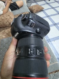 كاميرا 5D • للبيع