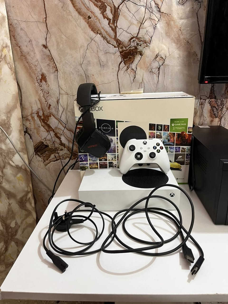 سلام عليكم
Xbox series s اصدار سنة 2023  

المساحة:512G

النظافة:100% على ايدي جهاز كلش نظيف ما مفتوح ولا مبدل بيه اي قطعة وكامل ملحقاته وياه اصلية مال شركة الام

يجي وياه ups بسعة 1500V وسماعة ممتازة

الالعاب المملوكة من غير كيم باس

1-ريد ديد 2

2-كود 16 مودرن وارفير

3-ارك رايدرز

4-فيفا 26

5-حساب كيم باس لمدة اسبوعين من وقت نشر المنشور

حساب التمت تيم فيفا فول التشكيلة وكلشي جاهز تدخل تلعب اغلب الالعاب مختمة وياه

السعر كلش مناسب على الغراض الي تجي وياه 

500 وبيه مجال للجاد
الموقع:بغداد-حي القاهرة
الرقم:***********
