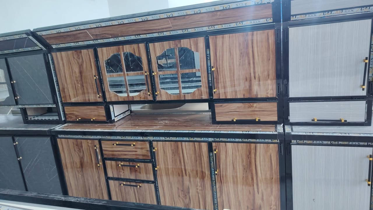 لستنا الوحيدين لاكننا الفضل سلام عليكم يوجد كاونترات جديد للبيع القياسات مترين ومترين ونص وثلاث أمتار والسنك آت متر 30 مرمر الاستفسار على هاذه الرقم *********** بي واتساب مفتوح يوجد توصيل كافت مناطق القائم وفتح وشد خليك مرتاح ويانه
