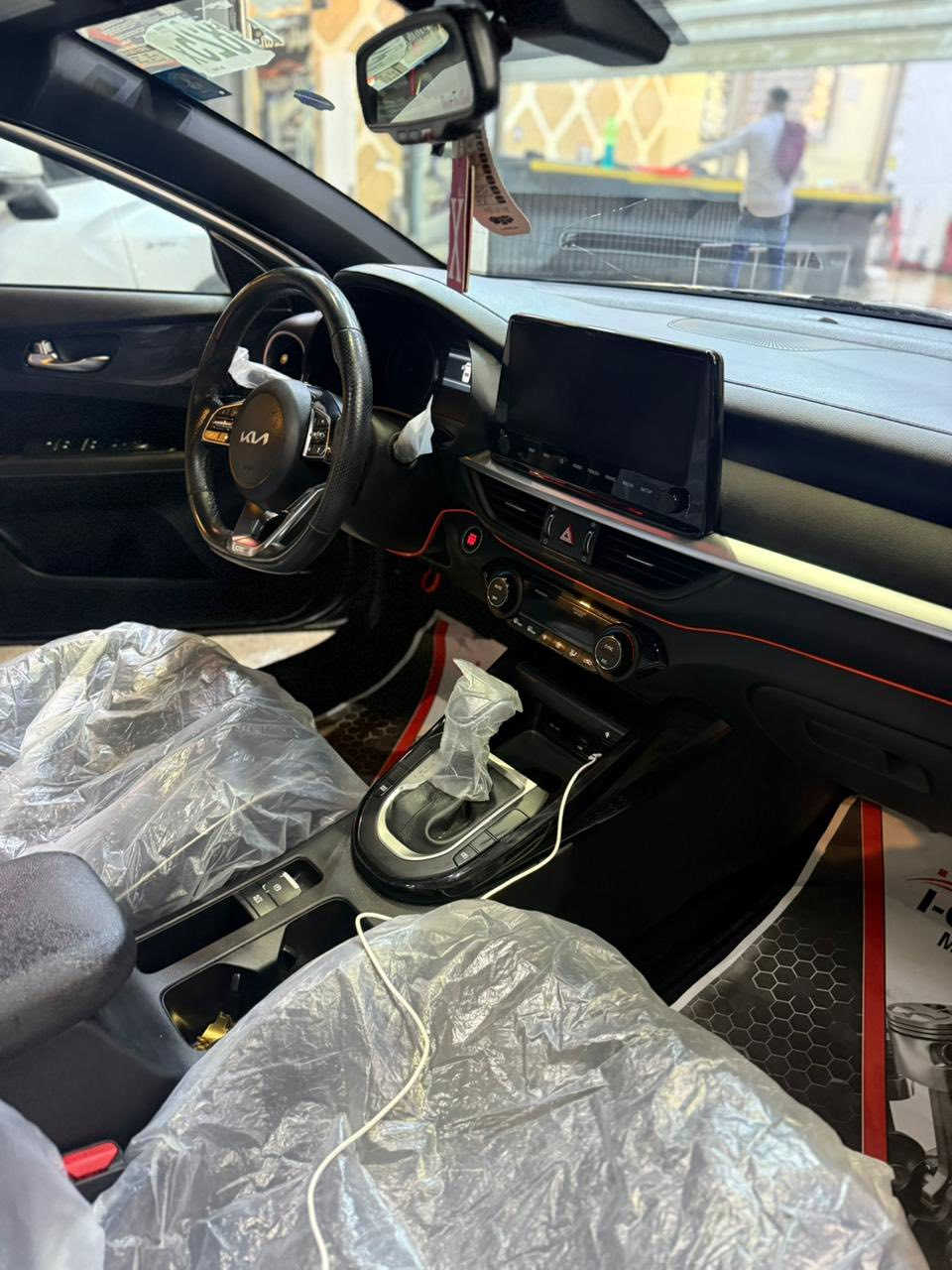 السلام عليكم فورتي للبيع مديل 23 فول مواصفات مكينه 200 سياره ب اسمي تحويل ثاني يوم صور الحادث بالسونار موجوده بالمنشور المكان حي الجهاد السعر ،148 وبيهة مجال *********** مكلف بالنشر للاستفار الاتصال بالرقم
