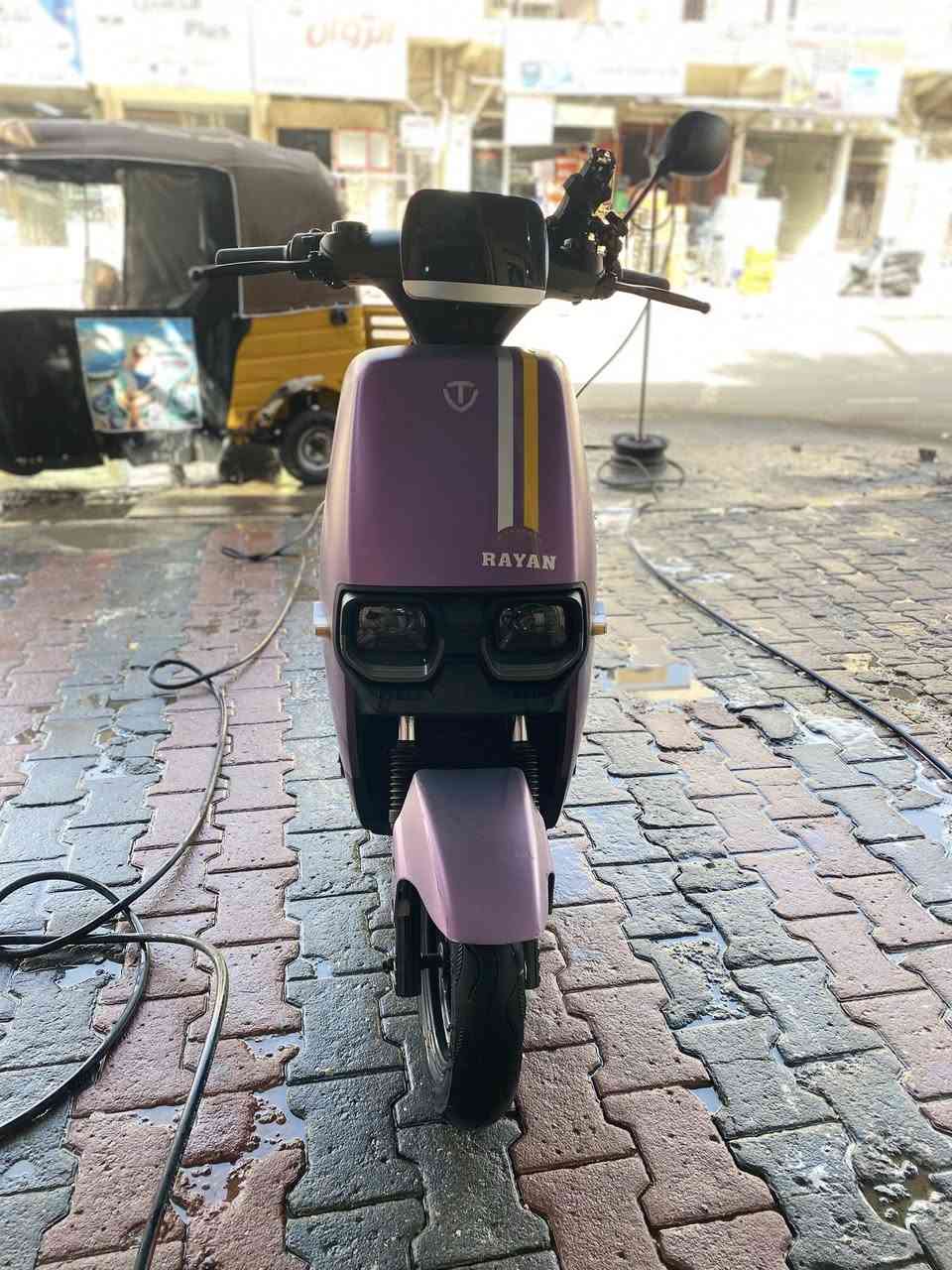 دراجه شحن الريان للبيع دراجه كلش نضيفه والبطاريات نص عمر دراجه نضيفه  وتجي وتفحص العنوان بغداد الحرية  السعر 650 وبيه مجال حك الجيه 
رقم التليفون***********
