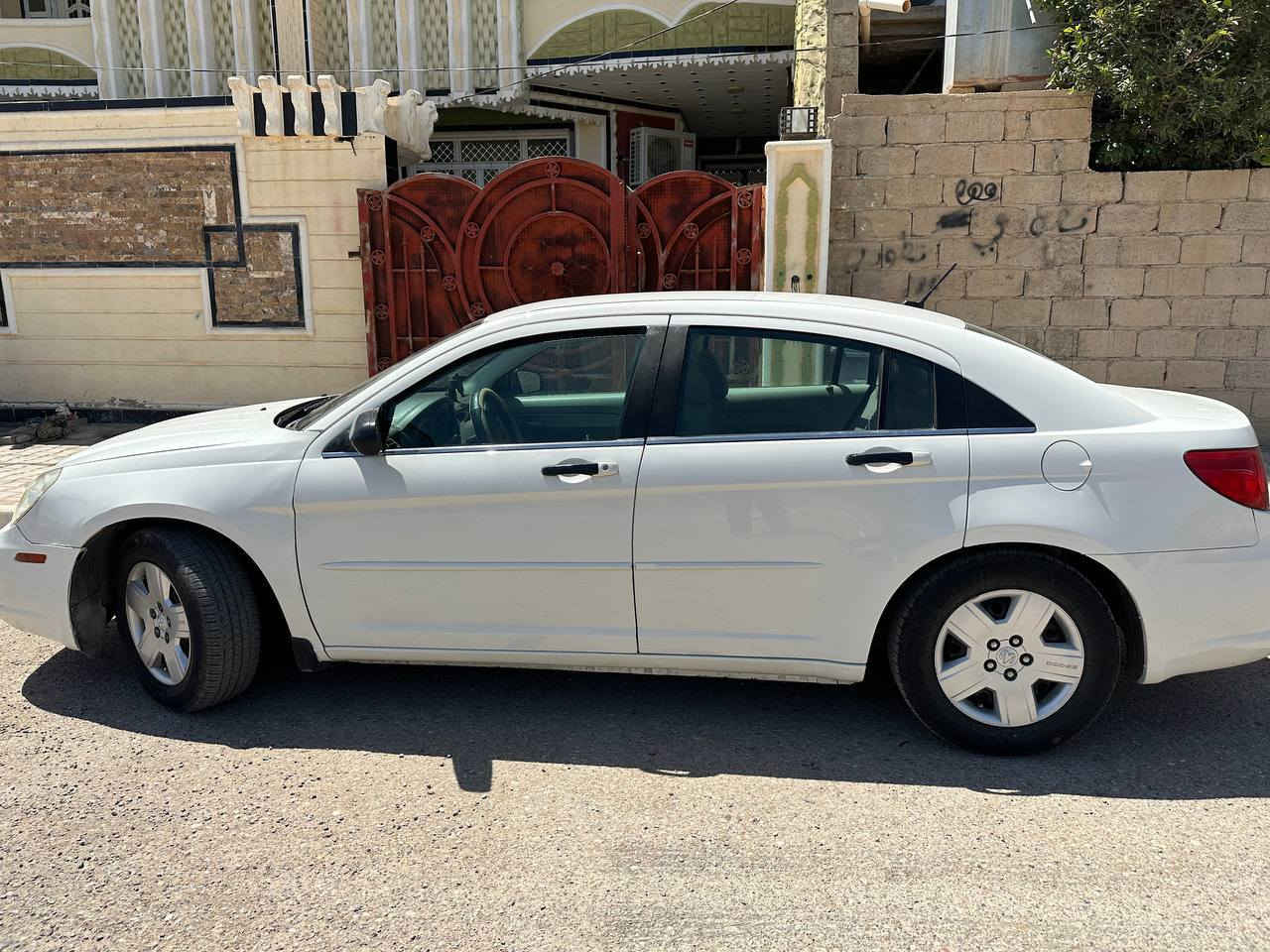 سلام عليكم سيارة للبيع نوع سي 200 سيارة جاهزة علة اخر شي ترايك وين ما تريد تدفئة تبريد فول سيارة نضيفة كلش مال بيت وال شراي سعر77 بيها مجال شي قليل رقم الهاتف ***********
