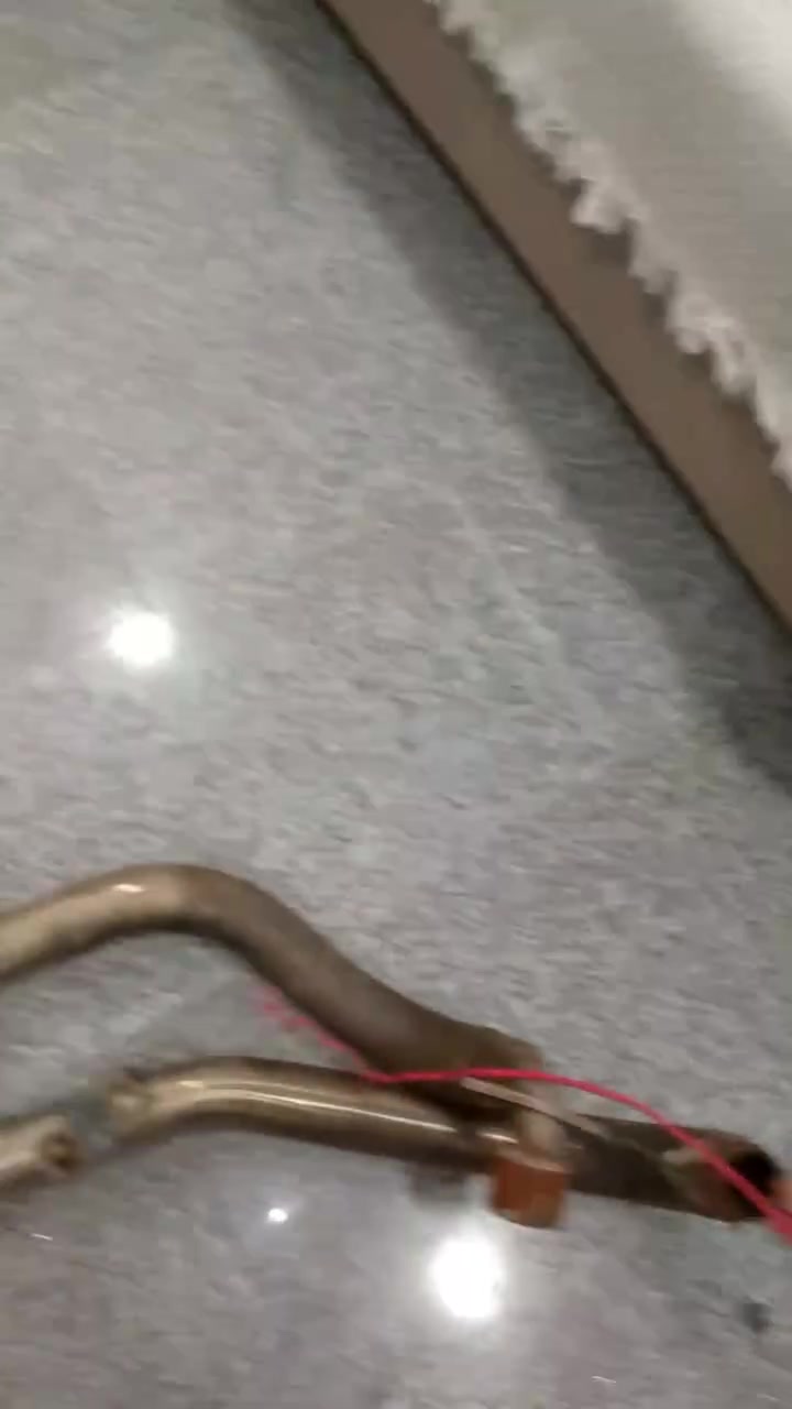 ***********
