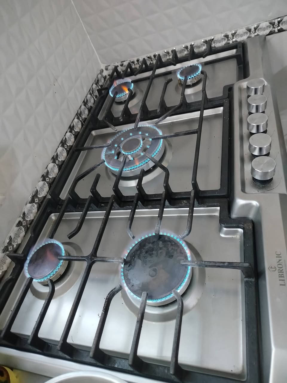 السلام عليكم طباخ  منضدي البيع اخو جديد استخدام قليل نضافه مثل ماواضح بل صوره سعر مناسب بلاش تعال خاص تفاصيل اكثر


**إذا كنت صاحب هذا الإعلان وتريد حذفه لأي سبب، رجاءا أرسل رسالة إلى الدعم الفني**