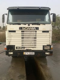 سكانيا مديل١٩٩١ سياره كهربايات كلها شغاله مكينه خير من الله تواير جدد ...