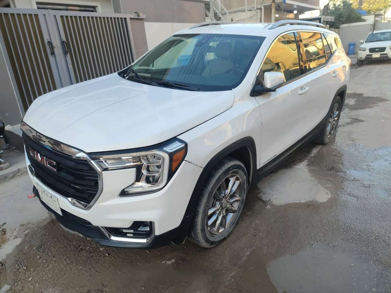 #GMC_تيران 2022 مواصفات Slt
🔥🔺🔺🔥
ماشية 45 ميل
مابيها تبديل ولا قطعة 
فقط صبغ بخشم البنيد 
نظام فور ويل 
كشنات ميموري 
بصمة
تشغيل عن بعد
تحكم ستيرن
شاشة
تبريد قطعتين 
تدفئة مقاعد
محرك 1500 تيربو
كشنات جلد
كامرة خلفية
جنطة كهرباء 
انماط قيادة
وباقي الموصفات المعروفة عن slt
رقم بغداد
مكانها🔺بغداد📍
الاتصال 🔺☎️
*********** 
موجود واتساب

ادخل للبيج بي سيارات معروضه 

🟥سعر ✍️👈🔥في التعليق يتم الرد فورا🔥🫡

🟥سعر $ ✍️👈🔥 لە کۆمێنت بنوسە یەکسەر وەڵام 
دەدەیتەوە🫡
———————————
بيع السيارات :: CARS#
👆👆👆👆
لعرض. سيارتك على الصفحه مراسلتنا واتساب

#للبيع - #سيارات - #معارض  - #معرض - #سياره
