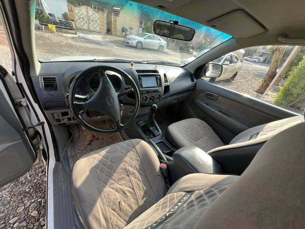 پيكاب مةرزية
٢٠٠٨
ساغة 
هيشتا كودي بودةرنةكراوة
مةكينة كةورة
تبريد ساردووگةرم 
بودي چوارقولاب 
***********
گورينةوش دةكة بةشتي بةدلم بي كالار, السليمانية
