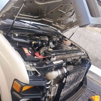 عندي فورد موديل 2009 مكفوله كفاله عامه من كلشي من مير و مكينه و صدر و ...