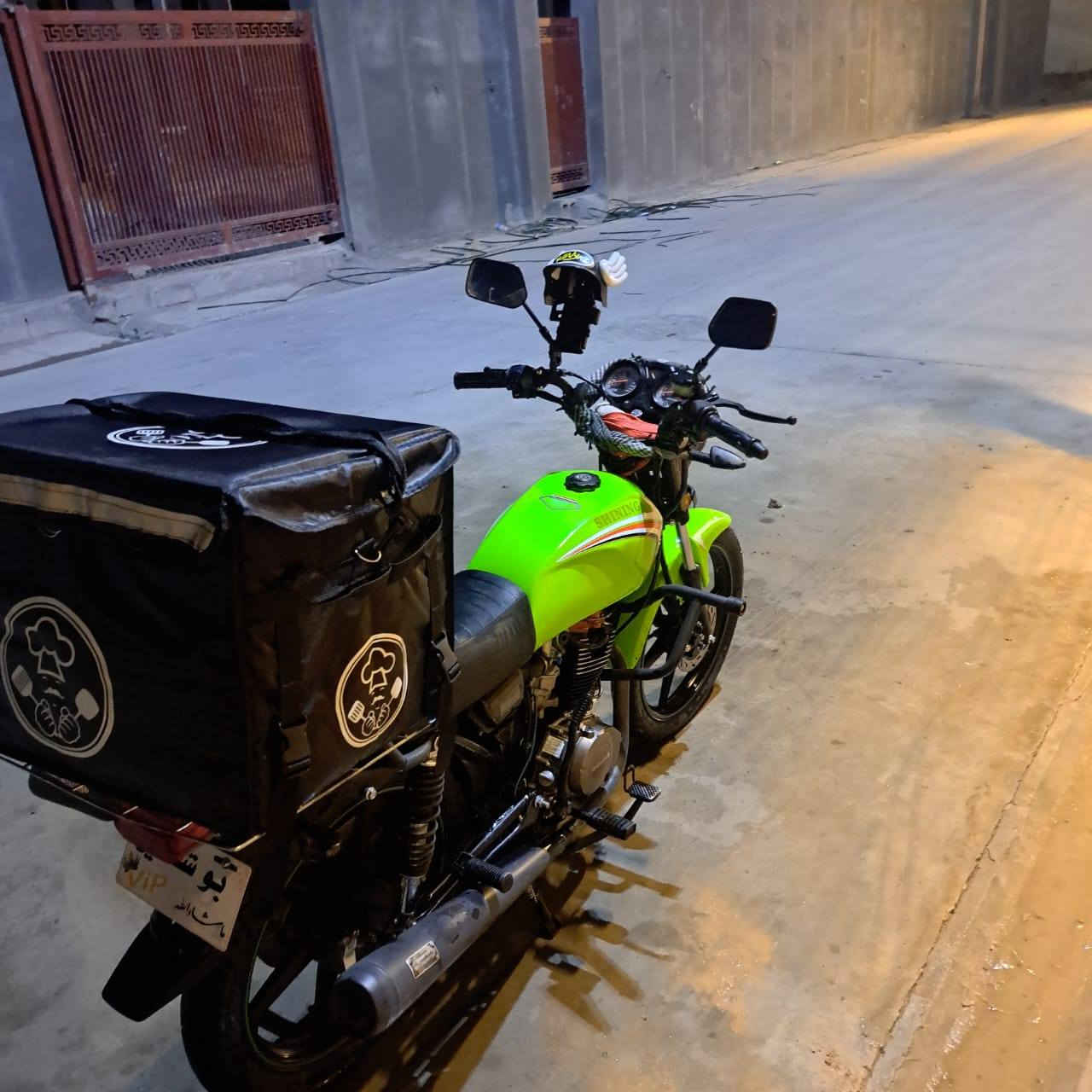 السلام عليكم
دراجة نوع شاينك 
مديل ٢٠٢٣ 
لون اخضر 
محرك مكفول 
دراجة مكفولة كفالة عامة 
السعر ٩٠٠ وبي مجال 
تواصل 
*********** واتساب
