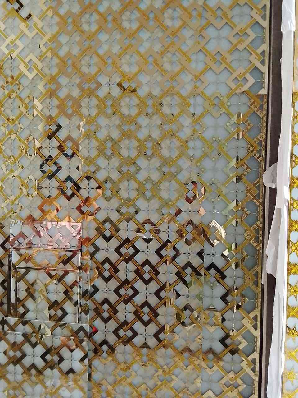 السلام عليكم انواع الجام والديكورات الجام الاسيل والكوفي والبقلاوه والقناص والاسودح كل الالوان متوفره مشجر الضبابي والبرونزي المرايه الاتصال والاستفسار على هذا الرقم ***********
