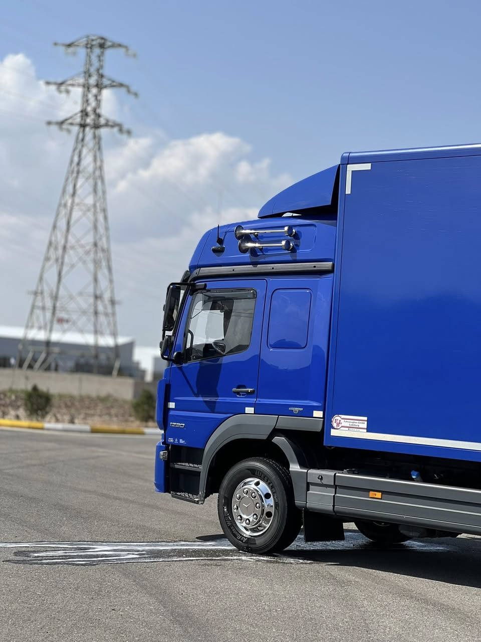 سلام عليكم البيع أتيكؤ
موديل:٢٠١٨
حجم:١٢٣٠
طول:٧/٢٥
حساس كاميرة
قفل أكسل
تحديدسرعة
كلم ماشية:٦٦٧:٠٠٠
تبريد بيلادي
جام أوتؤ
ضوء أوتؤ
فول فول مواصفات
سياره دخول جديدة
 مكان سليمانية طريق طاسلوجة

***********
***********
***********
