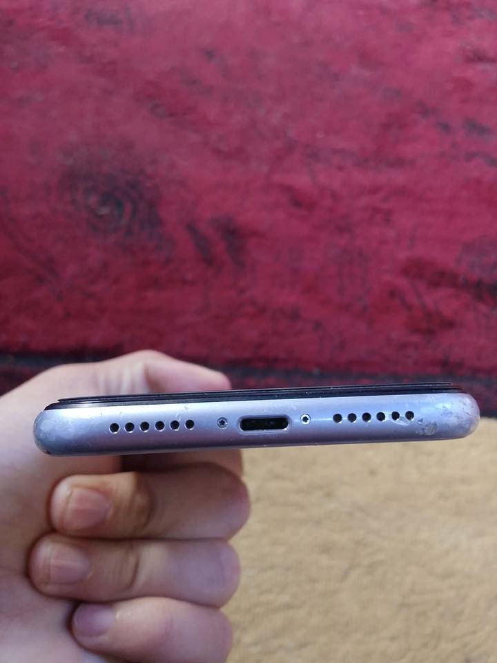 السلام عليكم جهاز آيفون 11عادي💜
شاشه مبدله اصليه 

بطاريه 75 بلادي 

ذكرا 128

فيس إيدي شغال 

تك سيمكارت 

السعر 150بيه مجال 

مكاني كركوك حي العسكري 

التوصل هذه رقمي ***********
